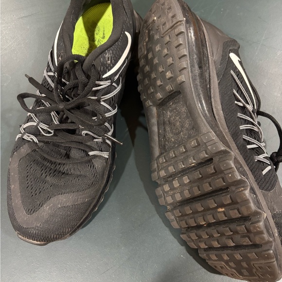 Nike AirMax size 9.5 - Picture 3 of 4